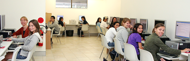 �P�A���Y �����Q�[�W �Z���^�[ Cairns Language Centre